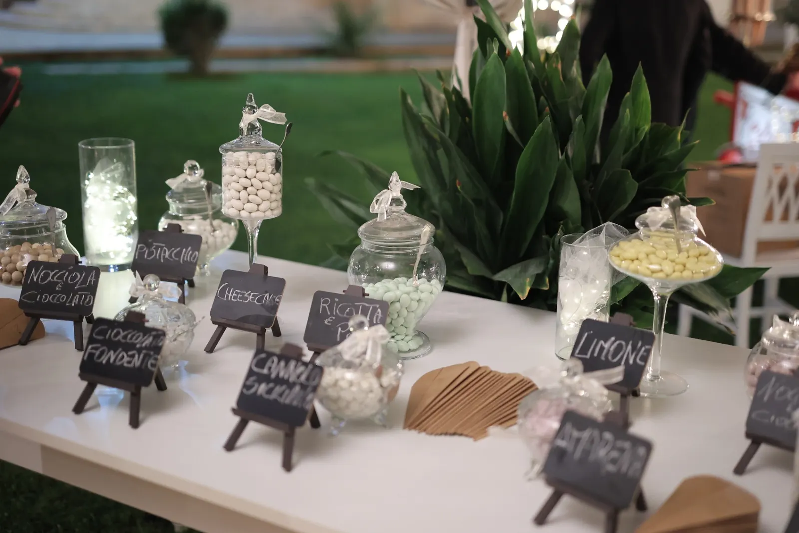 Tavolo della confettata con gusti pugliesi